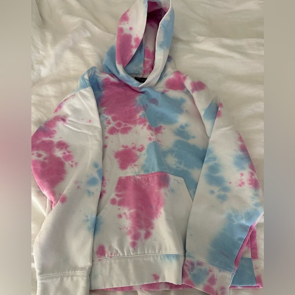 Vaya Island light pink and light blue tie dye hoodie